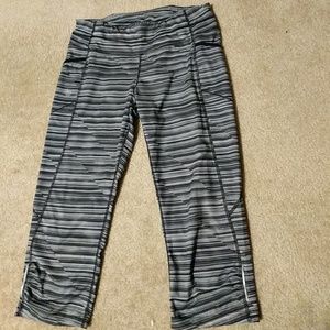 Like new--Athleta Crop Tights!